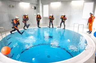 岡山市の水難救助訓練施設が完成　潜水プール、風水害疑似体験も