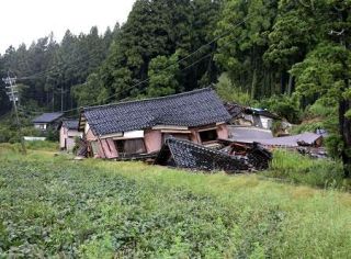 土砂警戒区域外で犠牲者、奥能登　地震で斜面緩んだか、豪雨２年