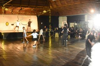 宮沢賢治作品 華麗に表現　真庭、子どもたちが創作ダンス