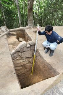 敵侵略防ぐ拠点か 石垣や遺構発見　備中松山城跡の「大池」縁辺部