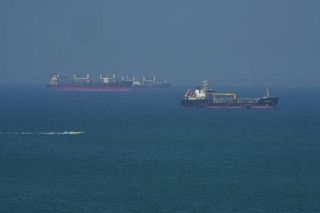 イラン、ＵＡＥにミサイル攻撃　米国の海峡通過措置に対抗か