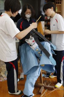 鬼滅剣士の「だし」躍動　吉備中央の中学生、23日「献灯祭」で展示