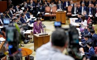【国会攻防】首相、空転解消へ軟化　野党、典範・中傷動画追及