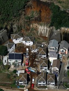 台風２５号で７人死亡、５人不明　千葉、神奈川で土砂崩れ