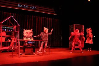 性搾取問う「キティ」上演　女性の尊厳踏みにじる社会描く
