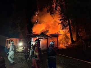 吉備中央町の「風神社」で火災　本殿や周囲の山林焼く