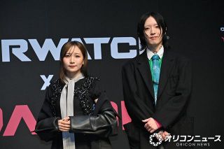 YOASOBI、オーバーウォッチ仕様の衣装をお披露目　「理想のヒーロー像」についても語る