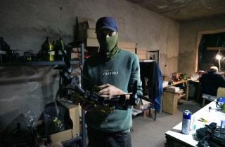 【ウクライナ東部の塹壕】「技術戦、負ければ死」　キルゾーン、塹壕に潜む兵