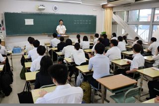 教員採用１次試験　岡山県２０５０人、岡山市９７６人挑む