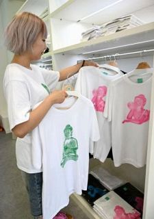 韓国若者に仏教人気、競争社会の疲れ癒やす　新スタイルの説法、仏陀描いたＴシャツも