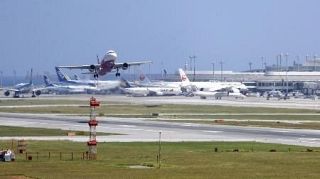 全日空旅客機から１５８人脱出　那覇空港、３人が擦り傷などけが