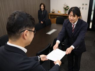 学校図書館に複数紙を　岡山県推進協が県教委に要望