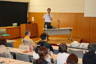 本人の意欲や可能性大切に 福岡・大牟田市の猿渡さん講演　岡山市で認知症セミナー