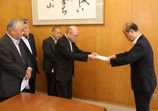 中小・小規模事業所へ資金繰り支援を　岡山商議所と４商工会が岡山市に要望書
