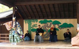 福山・沼名前神社で能舞台の絵復元　豊臣秀吉も見たという松と竹