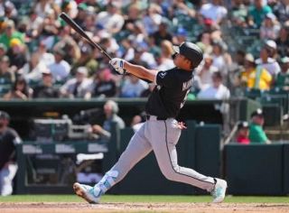 米大リーグ、村上３戦連続の８号　岡本は１６試合ぶり３号ソロ