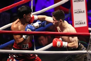 〝新生〟阿久井、再起戦ＫＯ勝ち 攻め一辺倒から脱却　３回渾身の右ストレート