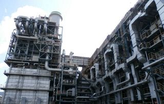 倉敷のプラントでもエチレン減産　中東情勢悪化で三菱ケミ、旭化成