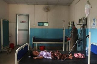 土石流と洪水の死者９５０人超に　ネパール・中国、行方不明４千人