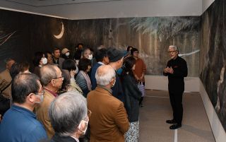 公開中の「不死鳥」 思い語る　日本画家西田俊英さん 新見美術館