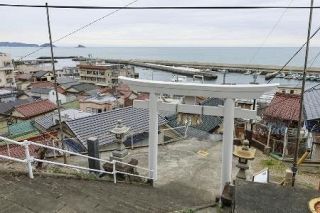 徹底的な取材、観念と現実の調和目指した三島由紀夫　生誕１００年、変わりゆく舞台を記者が歩く