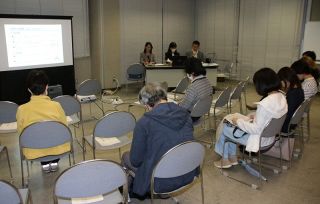 玉野市教委が初の住民説明会　宇野、玉、日比中の統合向け