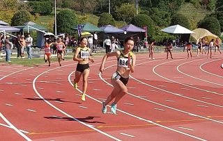 息を合わせてバトンつなぐ　備前市リレー・陸上競技大会