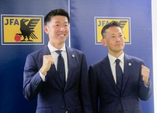 Ｗ杯選出の荒木友輔主審が抱負　松江市職員の三原純副審も