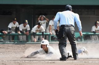 倉敷商が広島王者下し決勝へ　中国高校野球大会　崇徳に２―１でサヨナラ勝ち
