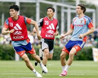 サッカー日本代表、遠藤ら合流　千葉市内で練習