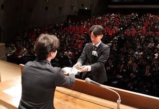 成績優秀学生に箕作賞　津山市 津山高専と美作大の１２人