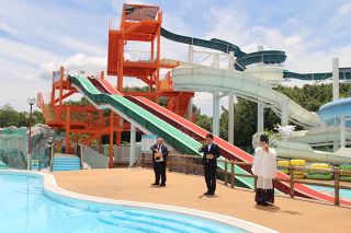 総社サントピアでプールの安全祈願　２７日から営業開始