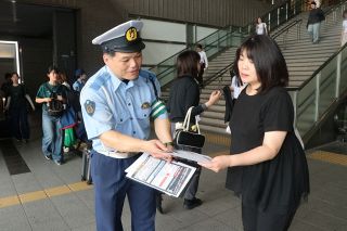 酒酔い運転絶対しないで 岡山駅前で啓発　道交法改正で岡山県警