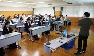 事業承継の円滑化探る　岡山で研究会、経営者の講演やグループワーク