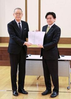 文科相、学校裁量で授業５分短縮　カリキュラム編成を柔軟化