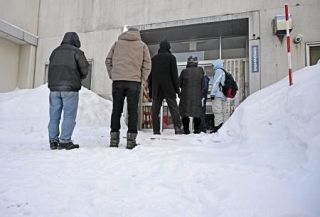 衆院選、午後４時の投票率２１％　深夜にも大勢判明する見通し