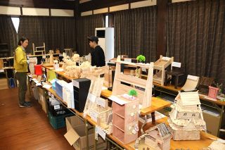 岸元さん（大原小４年）最優秀　児童・生徒木工コン美作大会