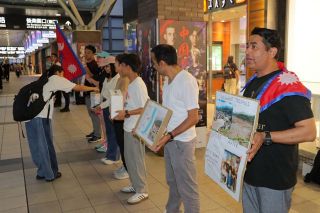 土石流被災地支援を　ネパール人協が岡山駅で募金活動【動画あり】