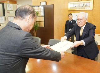 物流事業者の拠点整備支援拡充を　県倉庫協会が岡山市に要望