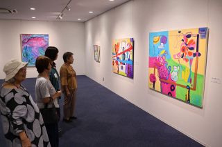色とりどり絵画３０点　玉野「彩・ひまわり」作品展