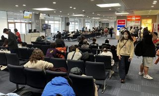 岡山空港利用７.２％増１３７万人　２４年度 訪日客需要で国際線好調