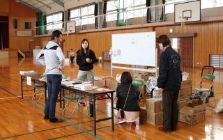 「眠れぬ」「子どもがショック」　岡山・山林火災、避難住民ら悲痛