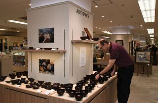 アートスペースが復活　天満屋岡山店 郷原漆器展など開幕