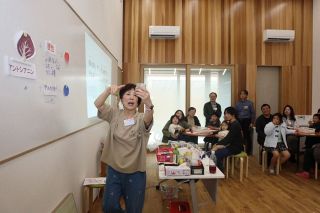 実験で科学に親しんで　元教員グループが岡山に常設科学教室開設　