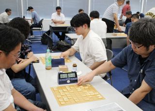 高山さん（倉敷）２年ぶり優勝　アマ将棋名人戦県大会