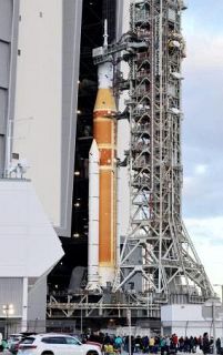 有人月周回飛行へ機体公開　ＮＡＳＡ２月にも打ち上げ