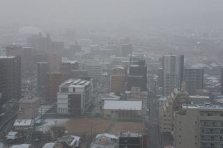 岡山県内 強風で交通乱れ、冷え込み厳しく　北部中心に雪 岡山市も