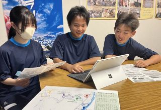 吉井中生徒会がホタル観賞マップ　地元の滝山川沿い４カ所紹介