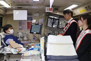 はたちの献血 荒木さん一日所長に　岡山県赤十字センター委嘱