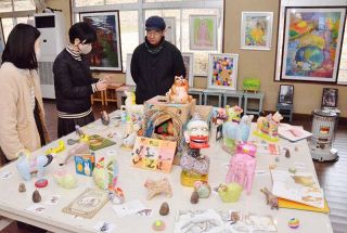 感性光る 就労支援施設利用者作品　津山に３月２３日まで展示